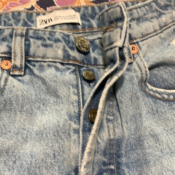 ZARA Light Blue Straight Jeans - Picture 5 of 6